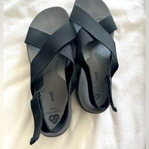 Clarks Cloudsteppers sandals - womens 12 medium - like new
